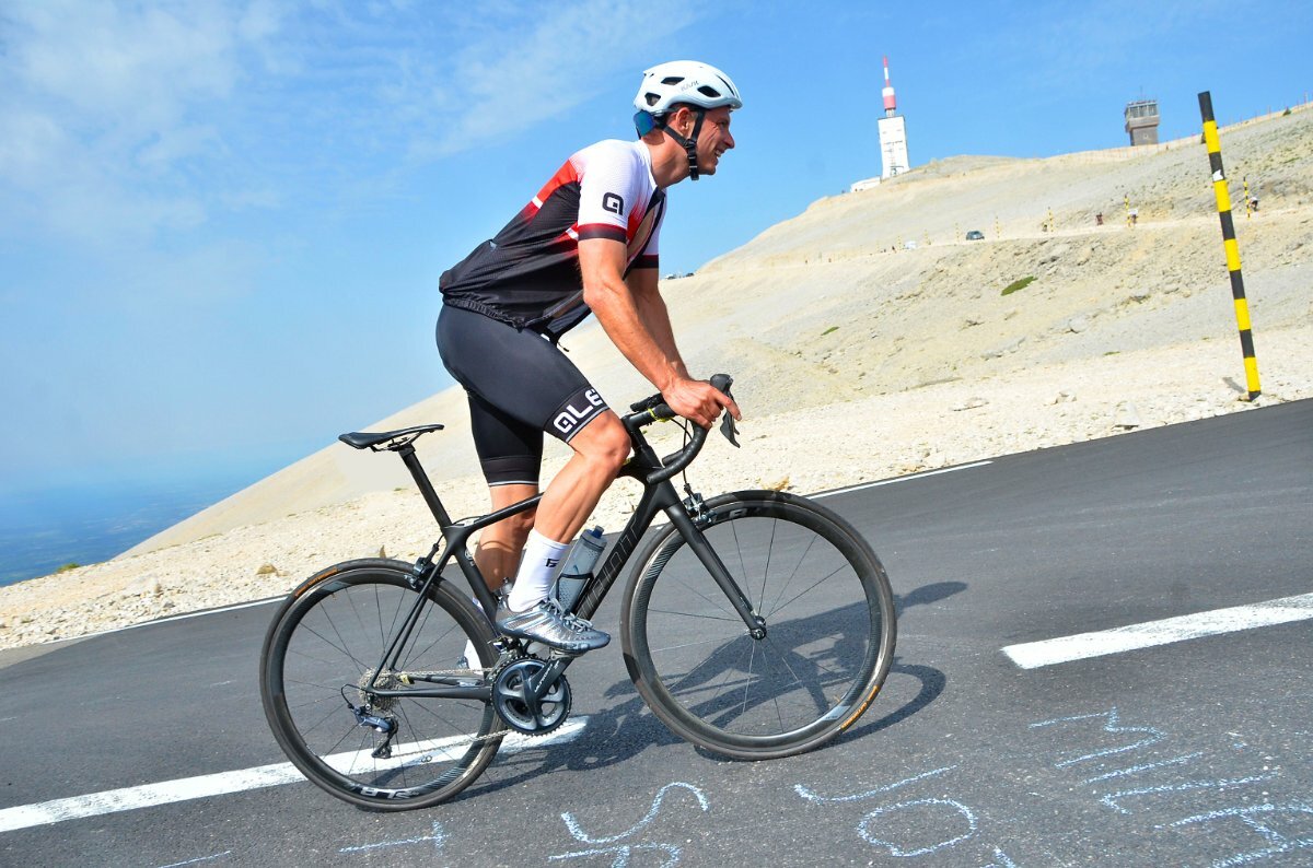 ventoux-no-sadle-bag.jpg.4f44fb65a318179a038e1d0ff5162bc4.jpg